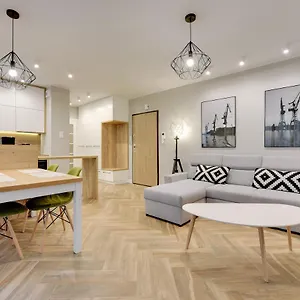 https://3-panieska.gdanskhotel.org